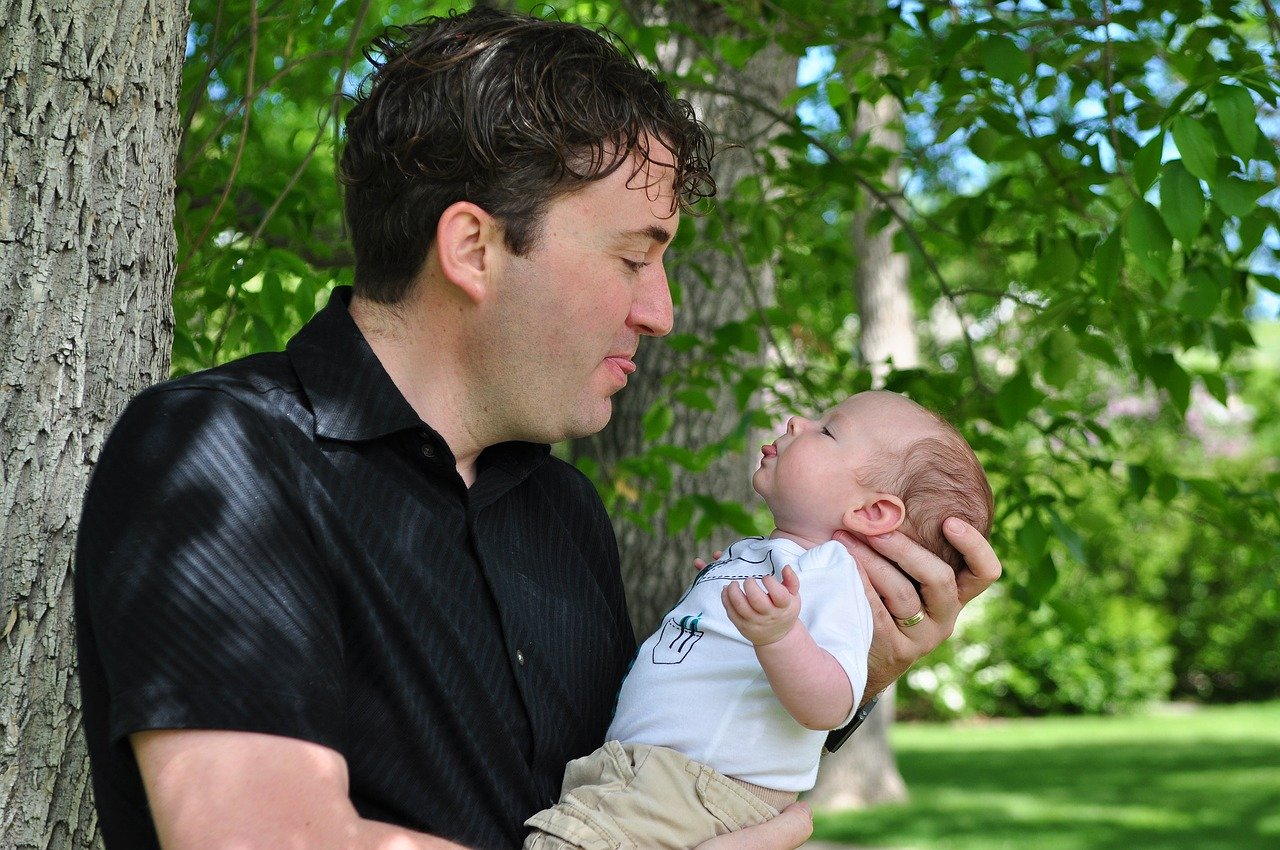 contexte4 papa et son bébé